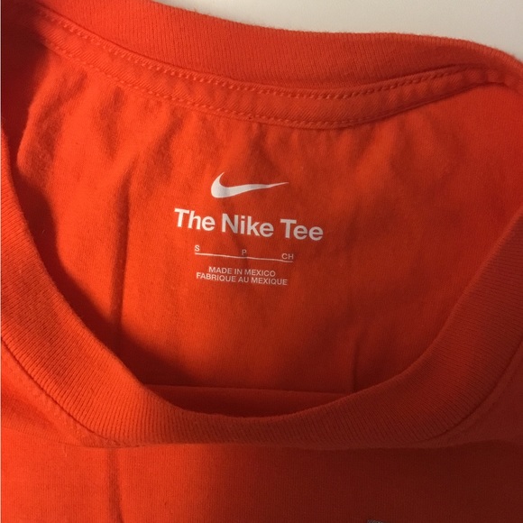 Nike Graphic T-shirt Size Small-EUC - Picture 4 of 4